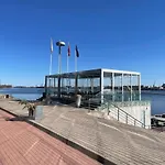 Quiet Kipsala - Free Parking & Bicycles アパート