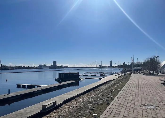 Kipsala With Free Parking Apartment Riga